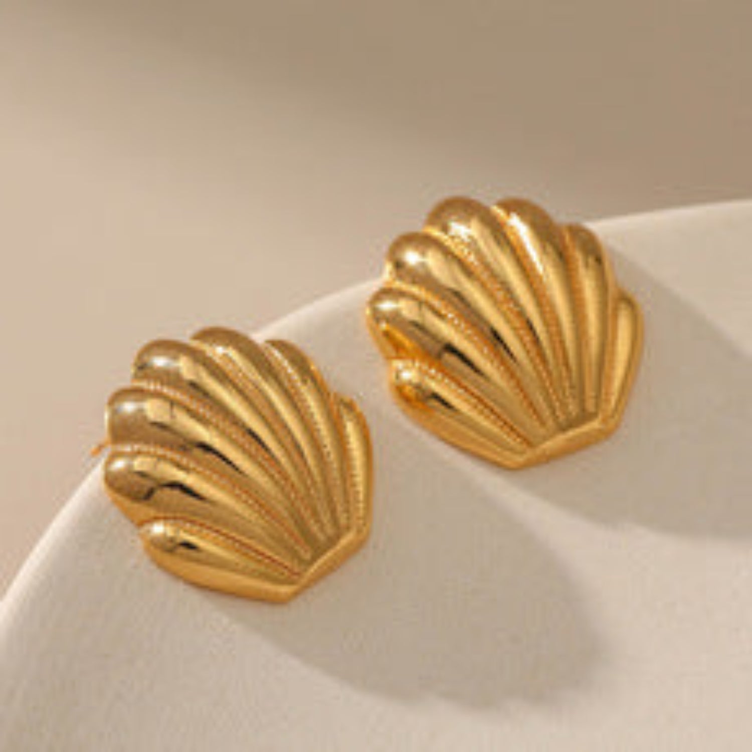 Golden Shell stud Earrings JLT12340