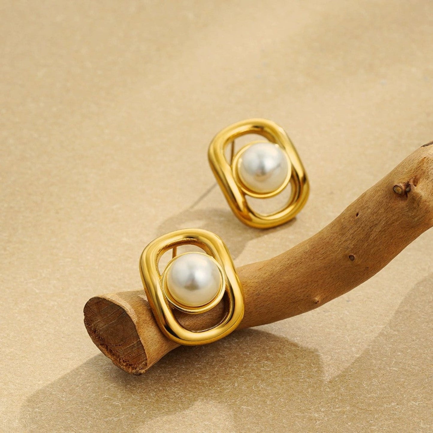 Golden Oval Pearl Studs JLT13393