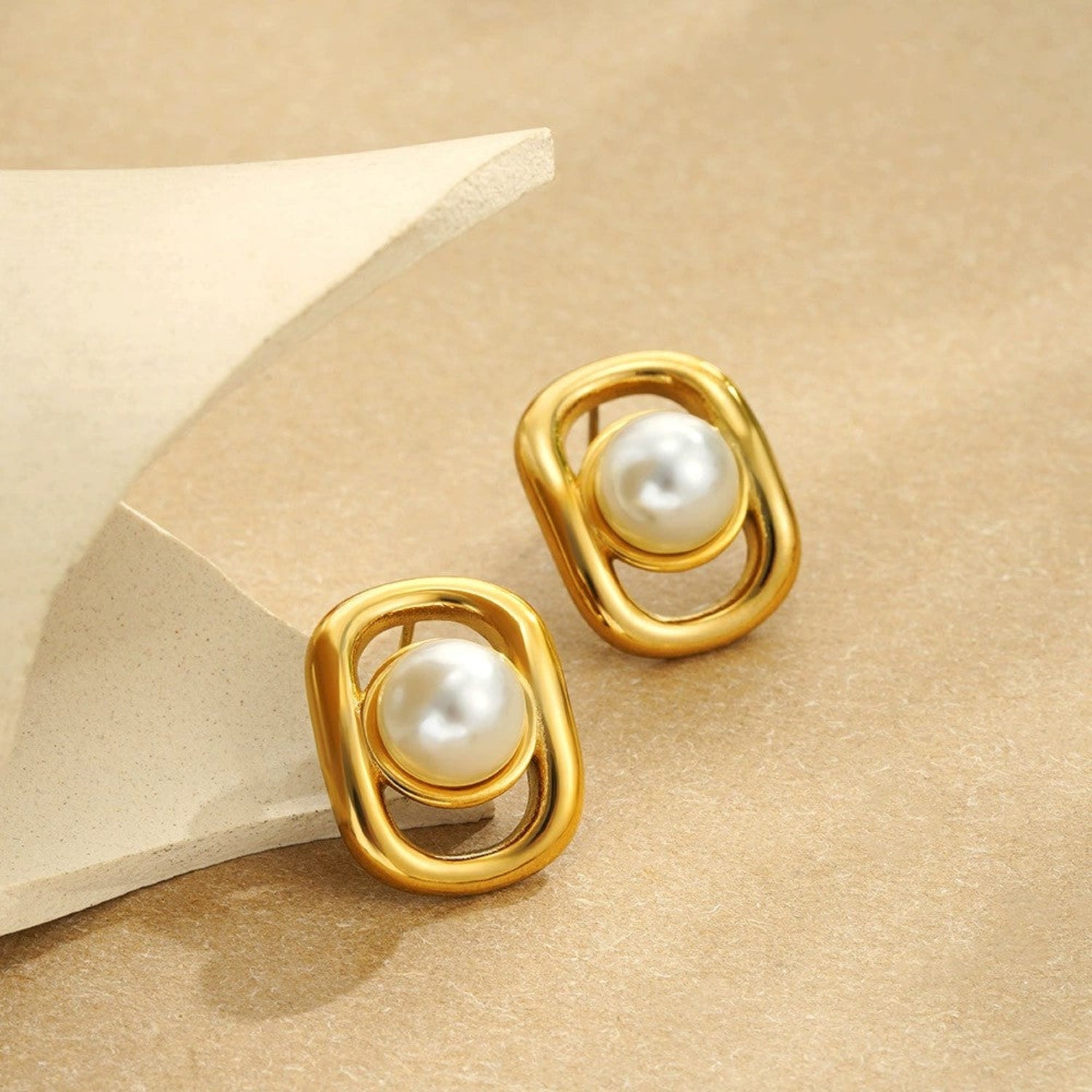 Golden Oval Pearl Studs JLT13393