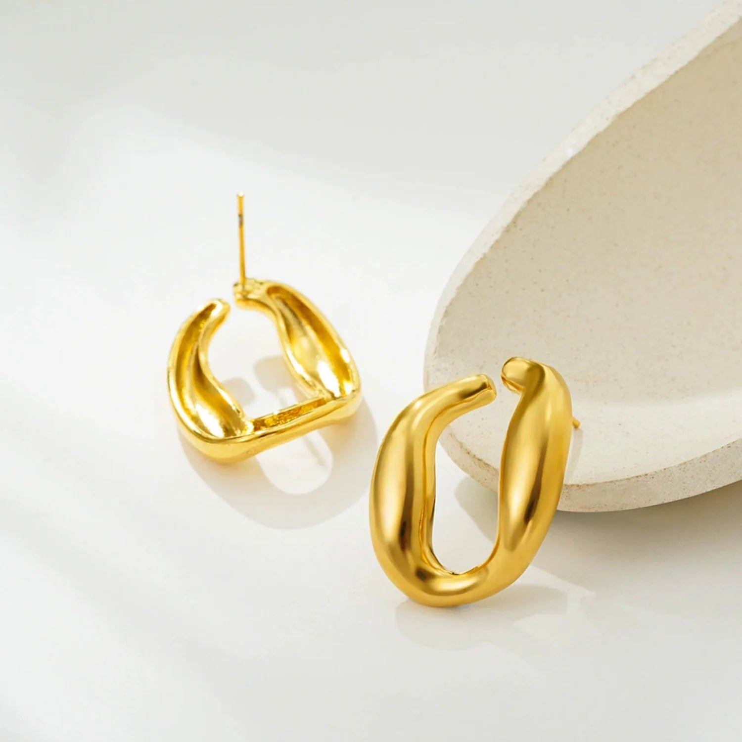 Oversized Oval Huggie Stud Earrings JLT13502