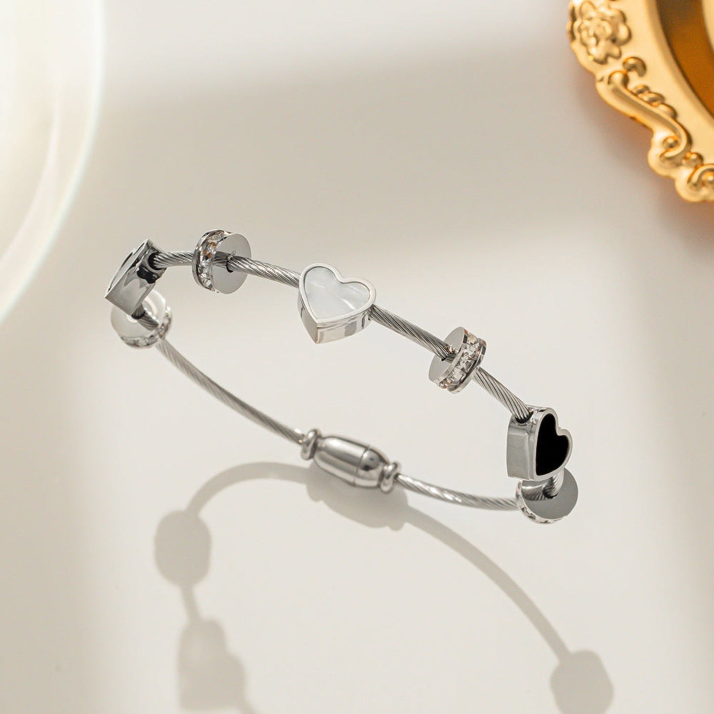 Heart Shaped Openable Silver-Finish Bracelet JLTB0566