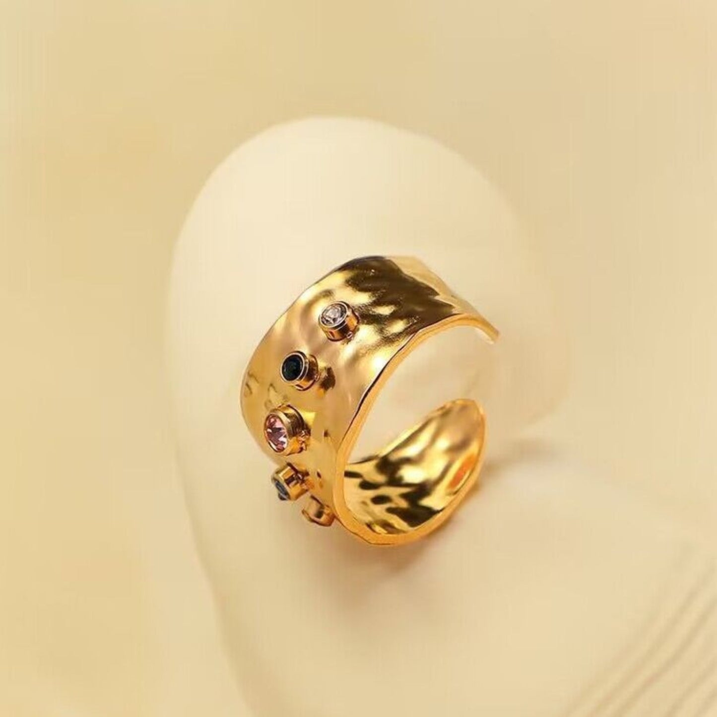 Hammered Artificial Ring with Multicolor Stones jltr0255