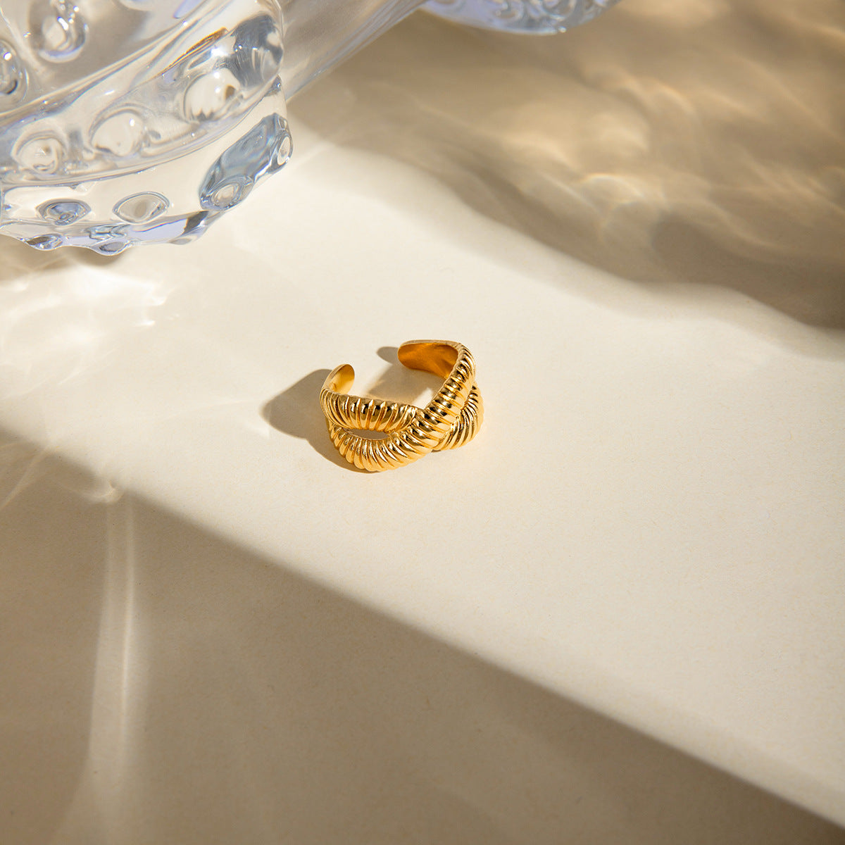 Cross Tubular “X” silhouette Gold-tone Ring JLTR0432