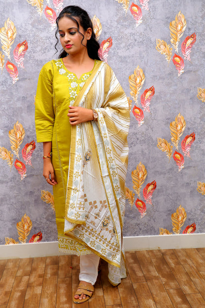 Green Rayon Kurti With Printed Dupatta For Women & Girls