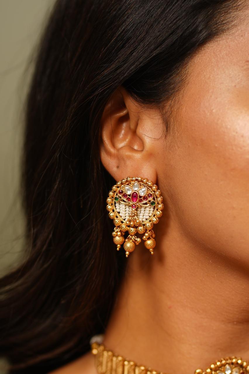 Mitra Choker with Indian Studs | Sone Pe Suhaga Collection - Attrangi