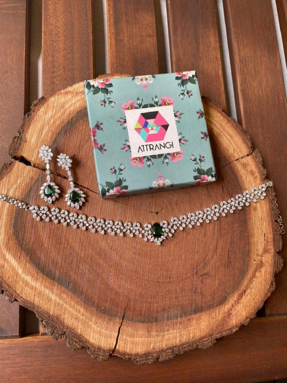 Naila Diamond Set - Attrangi