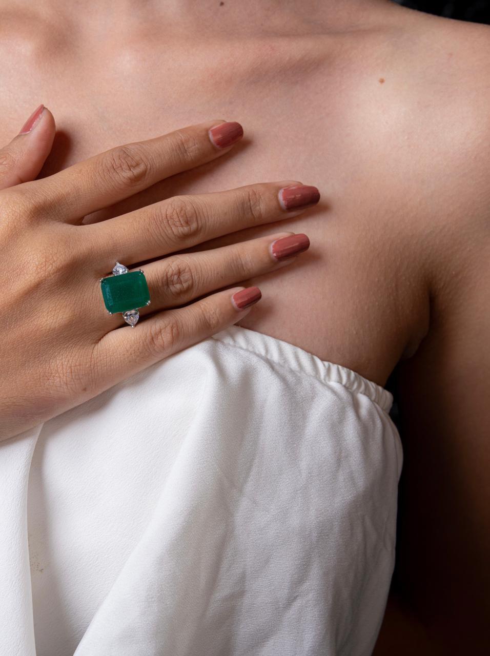 Nellora Classic Ring - Attrangi