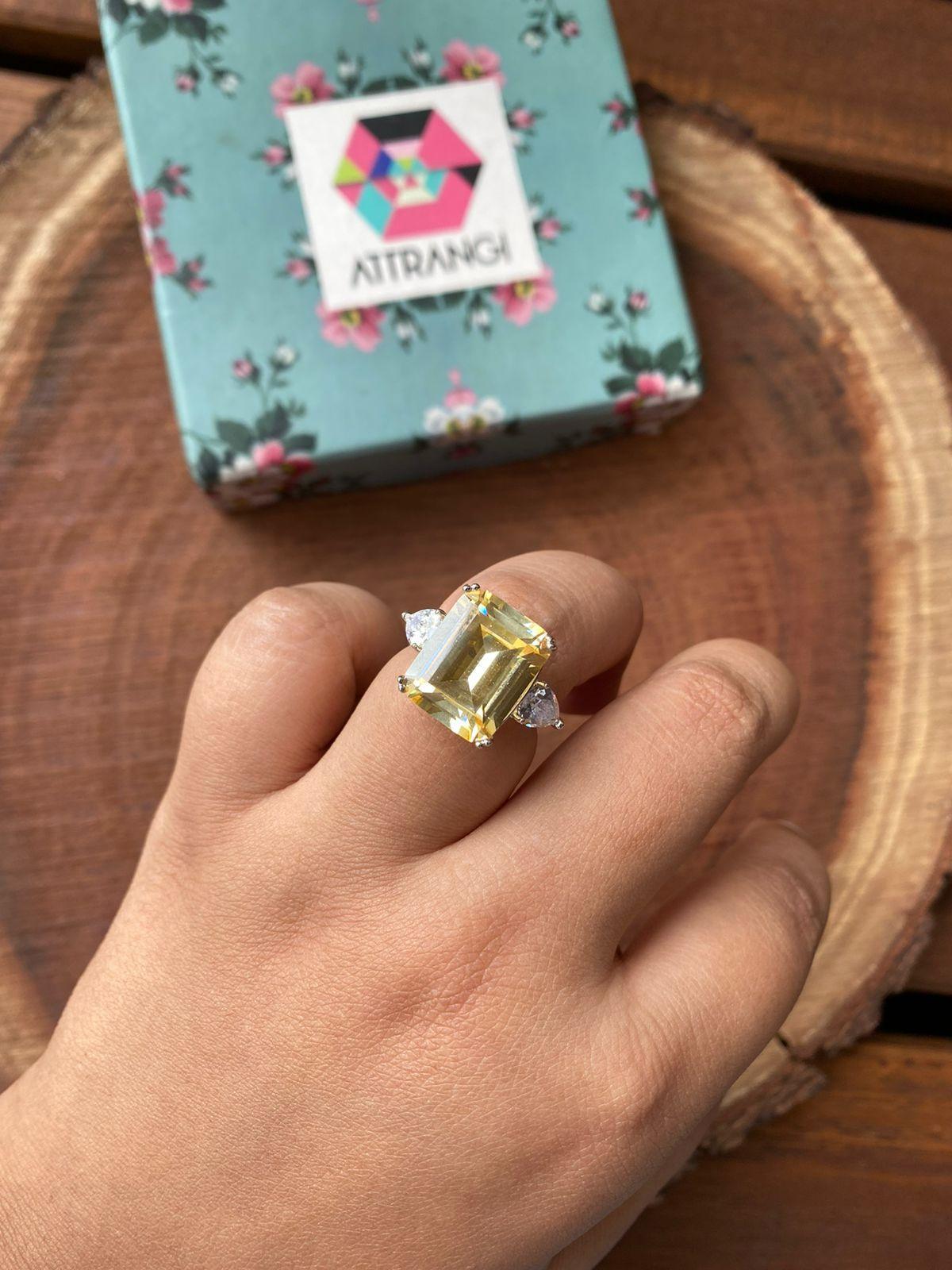 Nellora Classic Ring - Attrangi