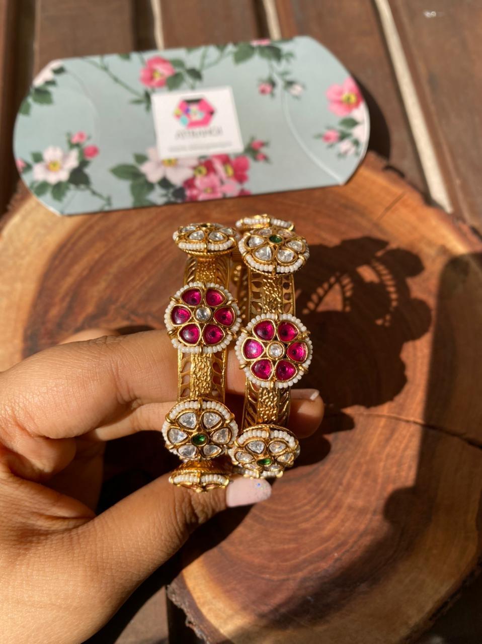 Pakhi Floral Traditional Pacheli Kada | Sone Pe Suhaga Collection - Attrangi