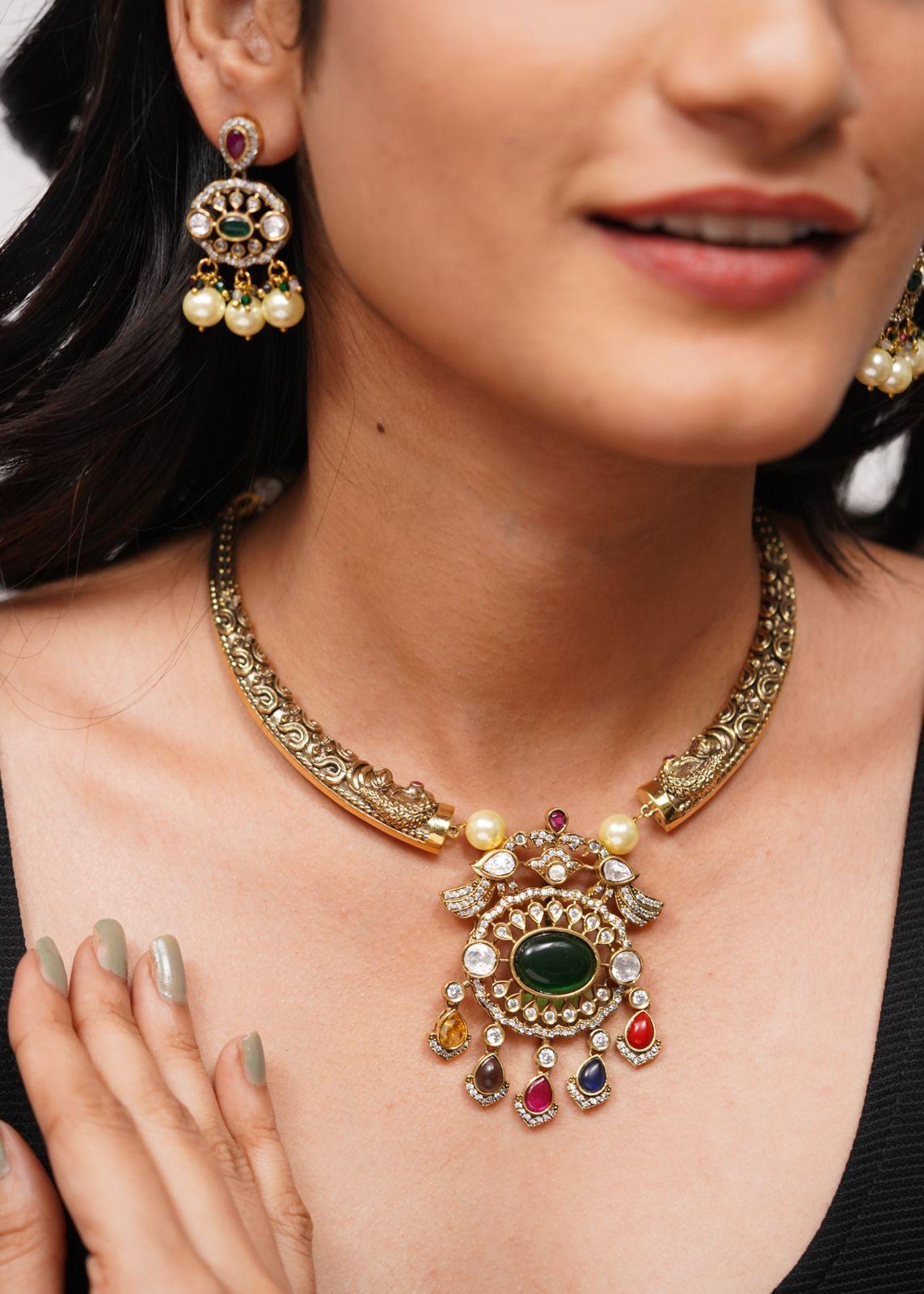 Ritu Panchi Navartna Gold Hasli - Attrangi