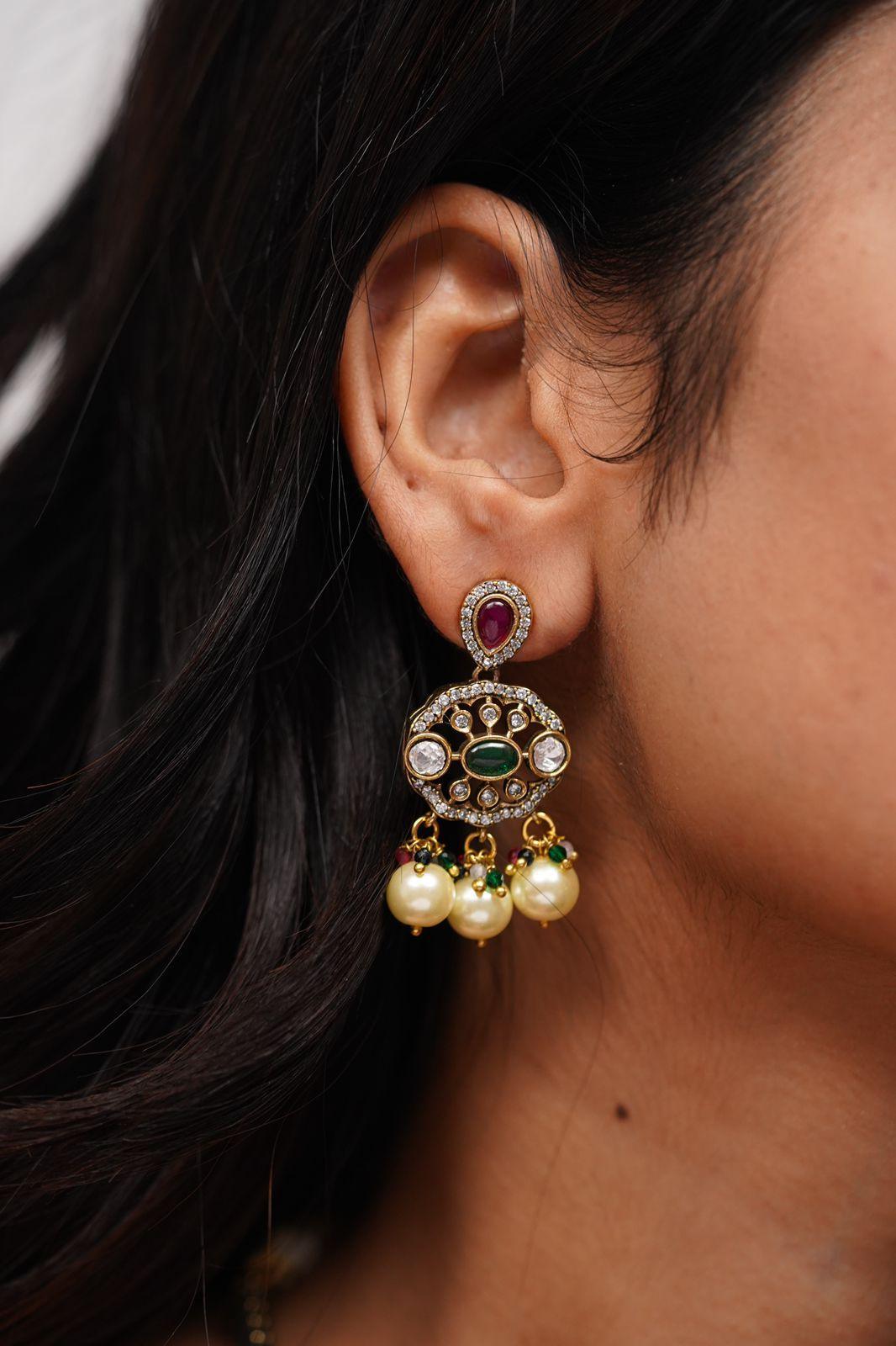 Ritu Panchi Navartna Gold Hasli - Attrangi