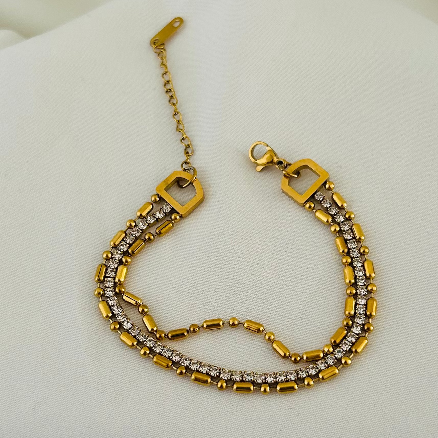 Multi-layer gold chain bracelet with clasp