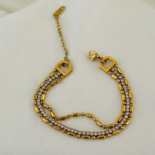 Multi-layer gold chain bracelet with clasp