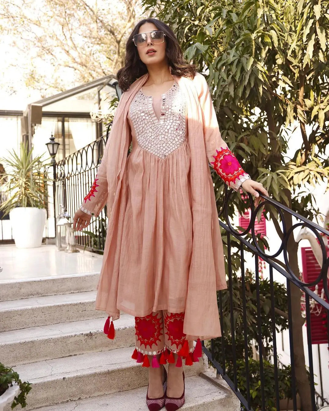 Faux Georgette Mirror Thread Latkan work Kurti Pant Dupatta Set - Premium  from Ethenika.com - Just INR 2490! Shop now at Ethenika.com 