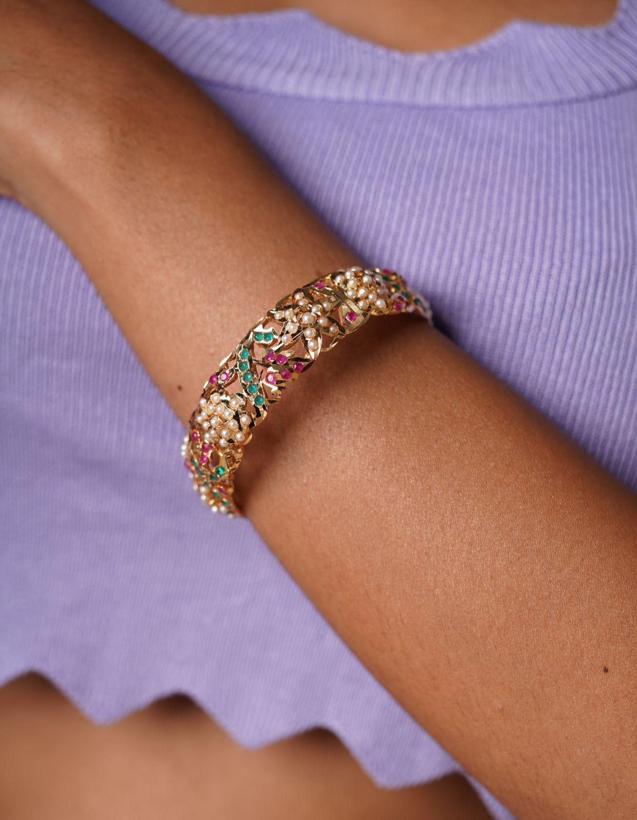 Sleek Jadaau bangle in Multi - Attrangi