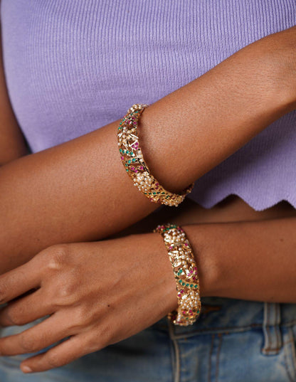 Sleek Jadaau bangle in Multi - Attrangi