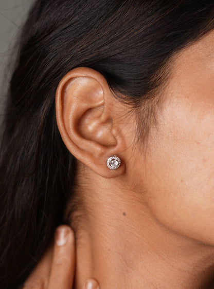Small Round Solitaires Halo - Attrangi