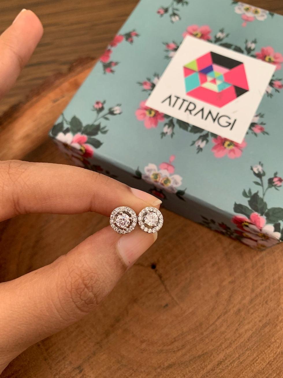 Small Round Solitaires Halo - Attrangi