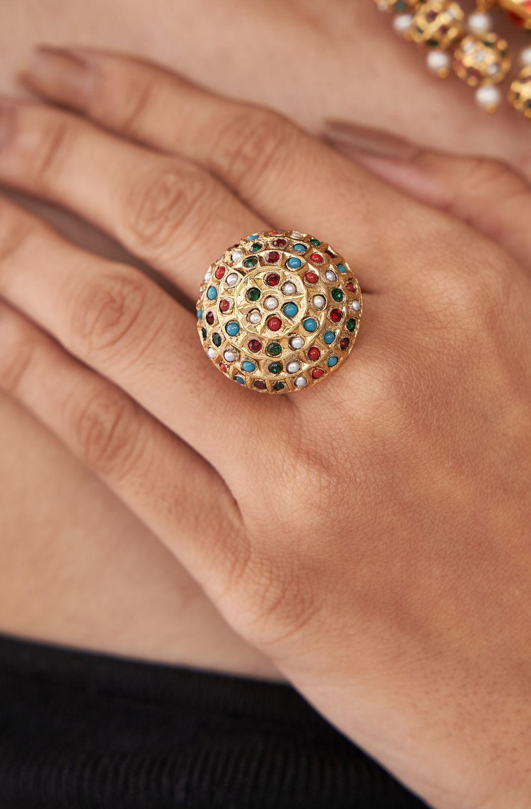 Sona Moti Ring in Navratna