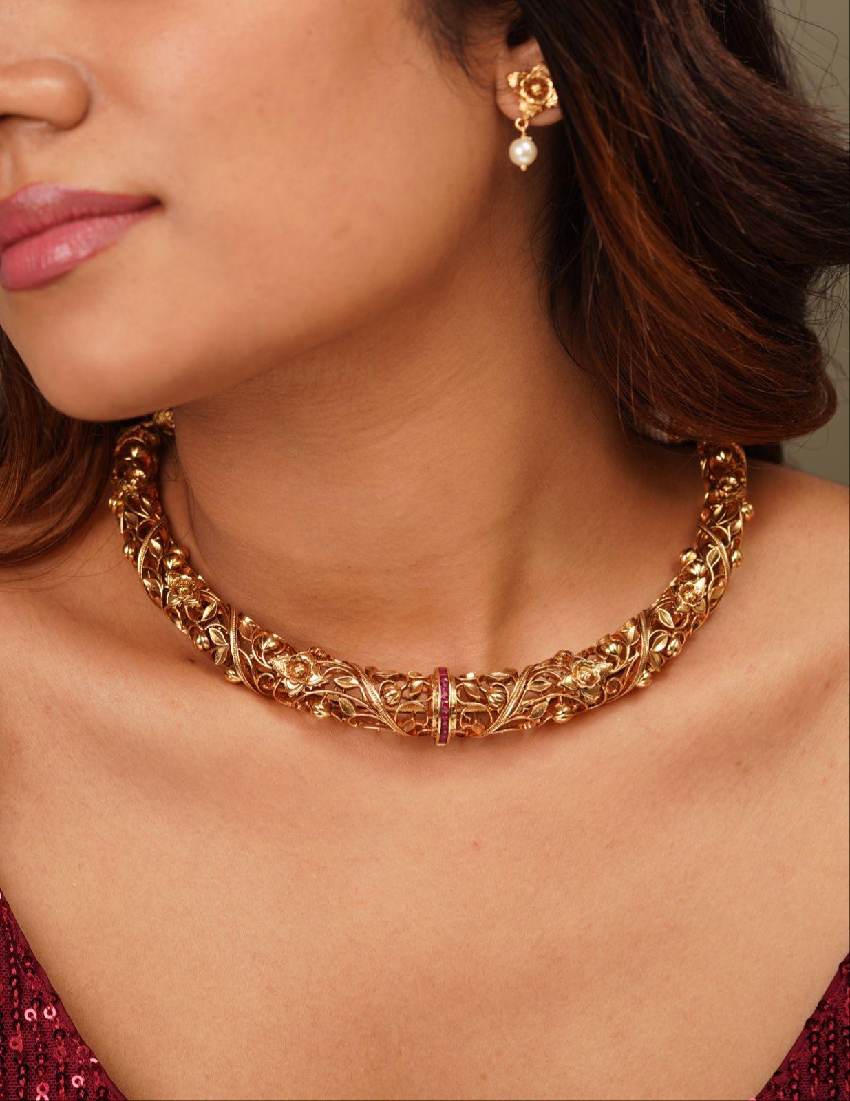 Sone Ki Hasli With Earrings - Attrangi