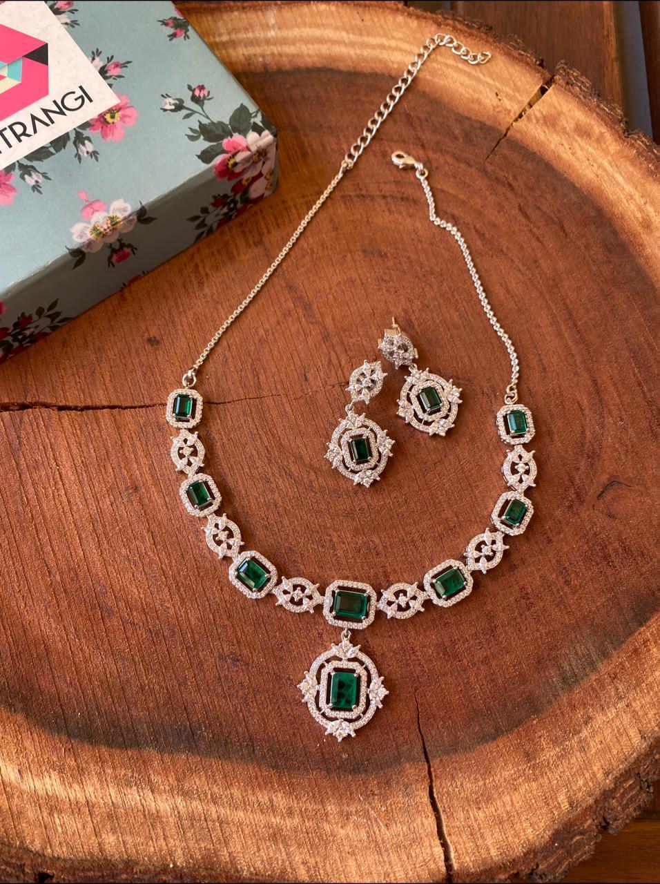 Stacy Pendant Fall Diamond Set - Attrangi