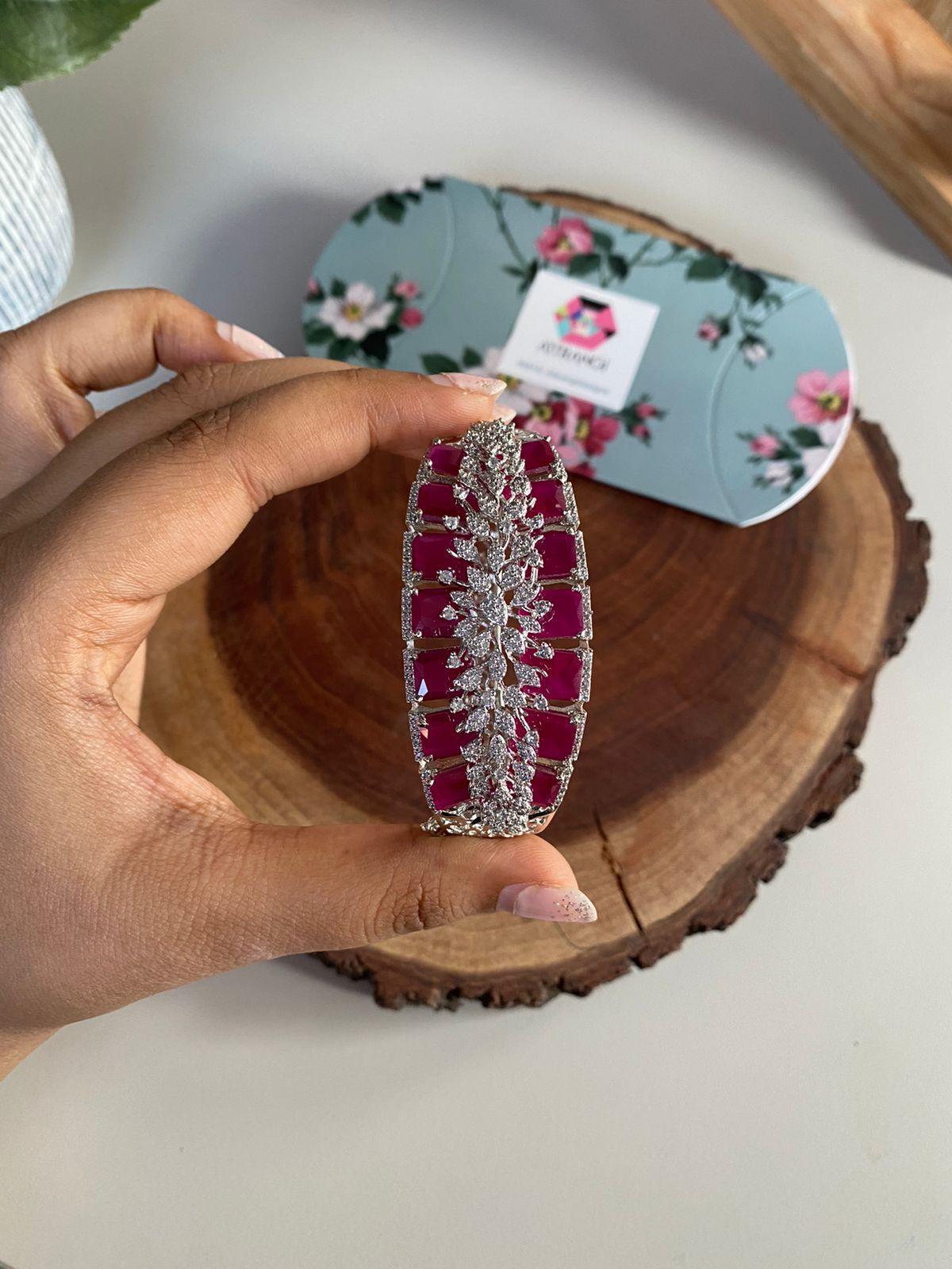 Starstruck Emerald Diamond Bracelet - Attrangi