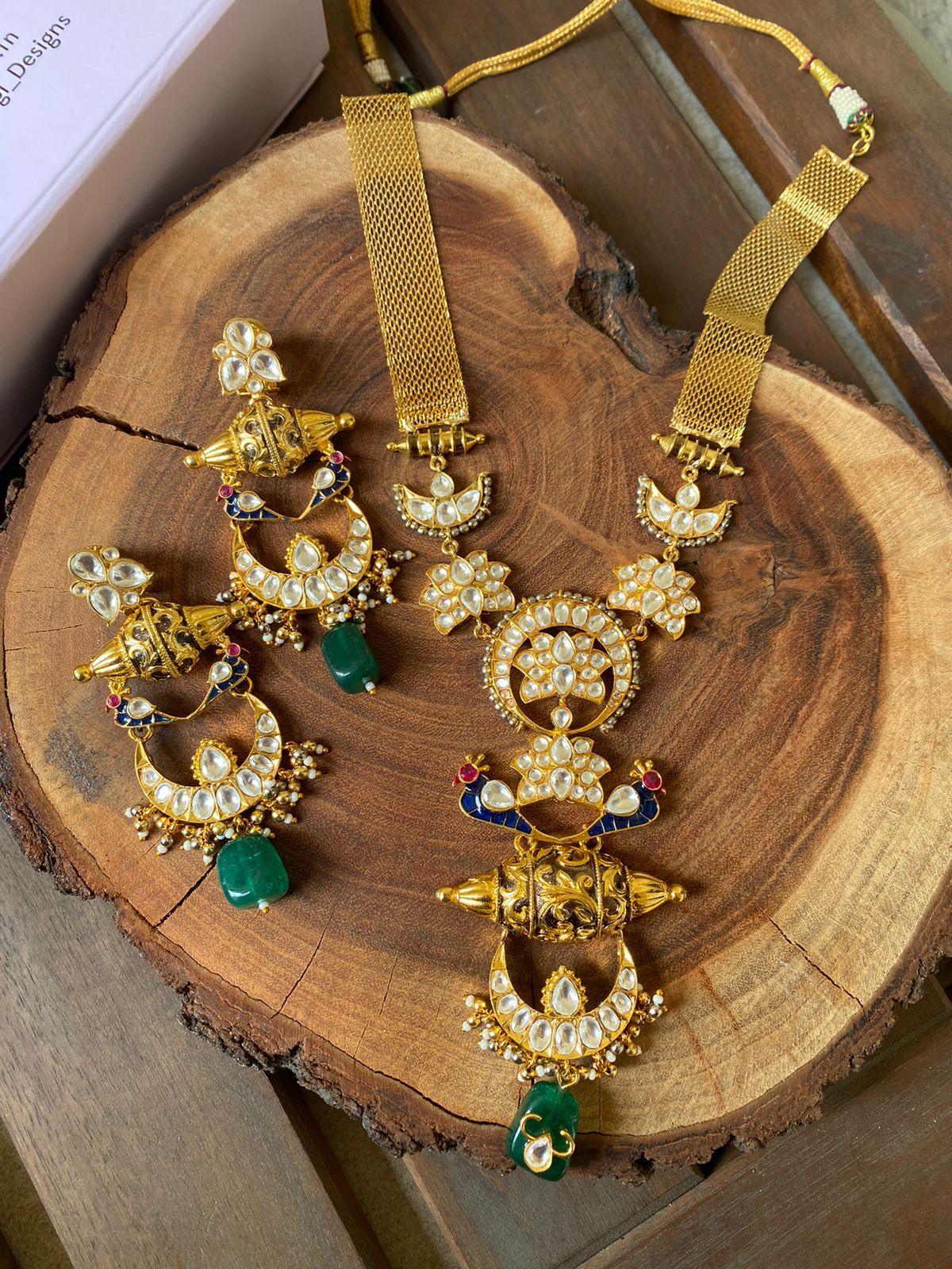 Tota Pari Gold Contemporary Set - Attrangi