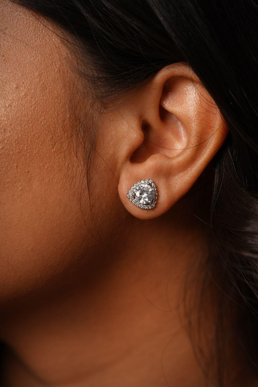 Triangle Solitaire Studs - Attrangi