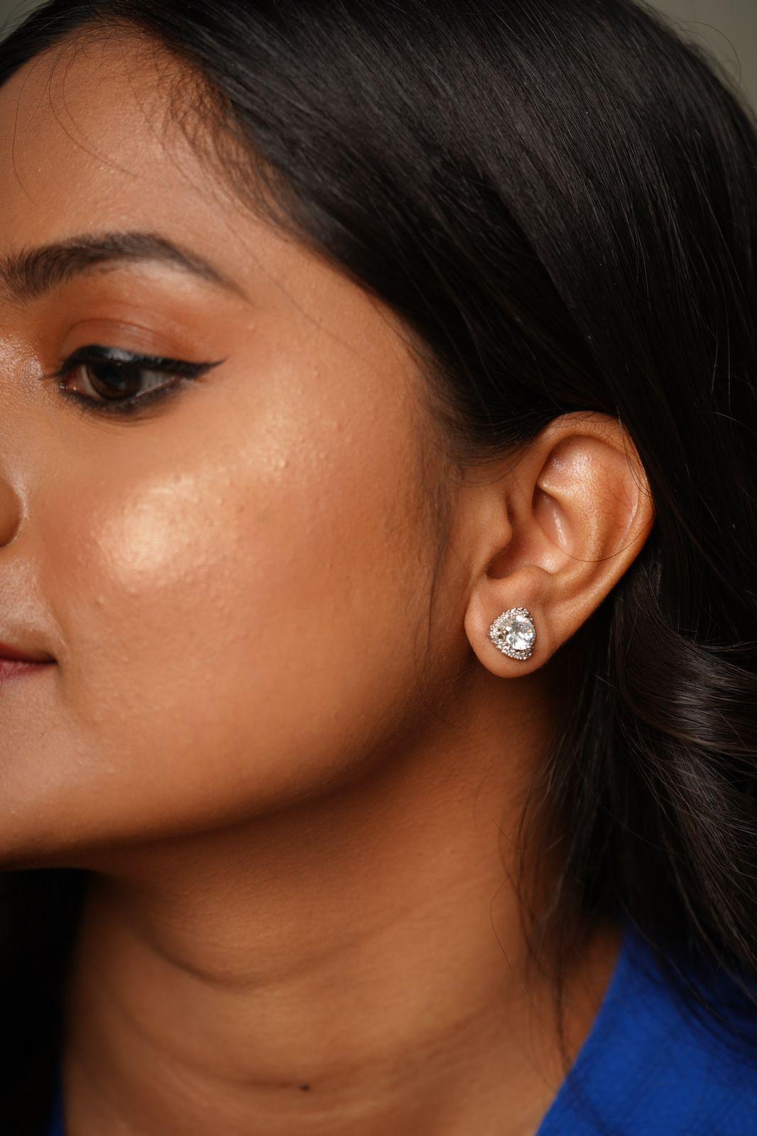 Triangle Solitaire Studs - Attrangi