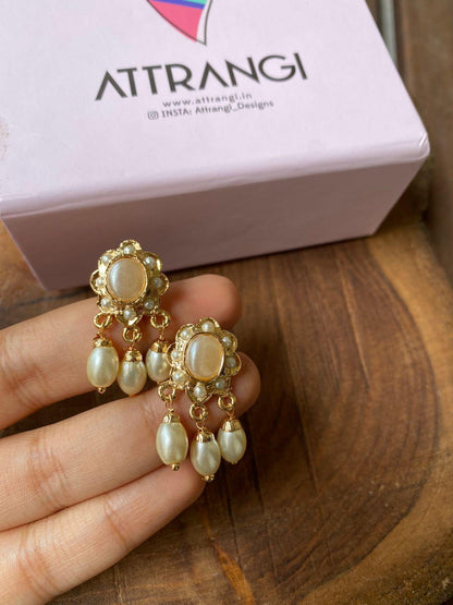 Ubeida Tikdi Earrings - Attrangi