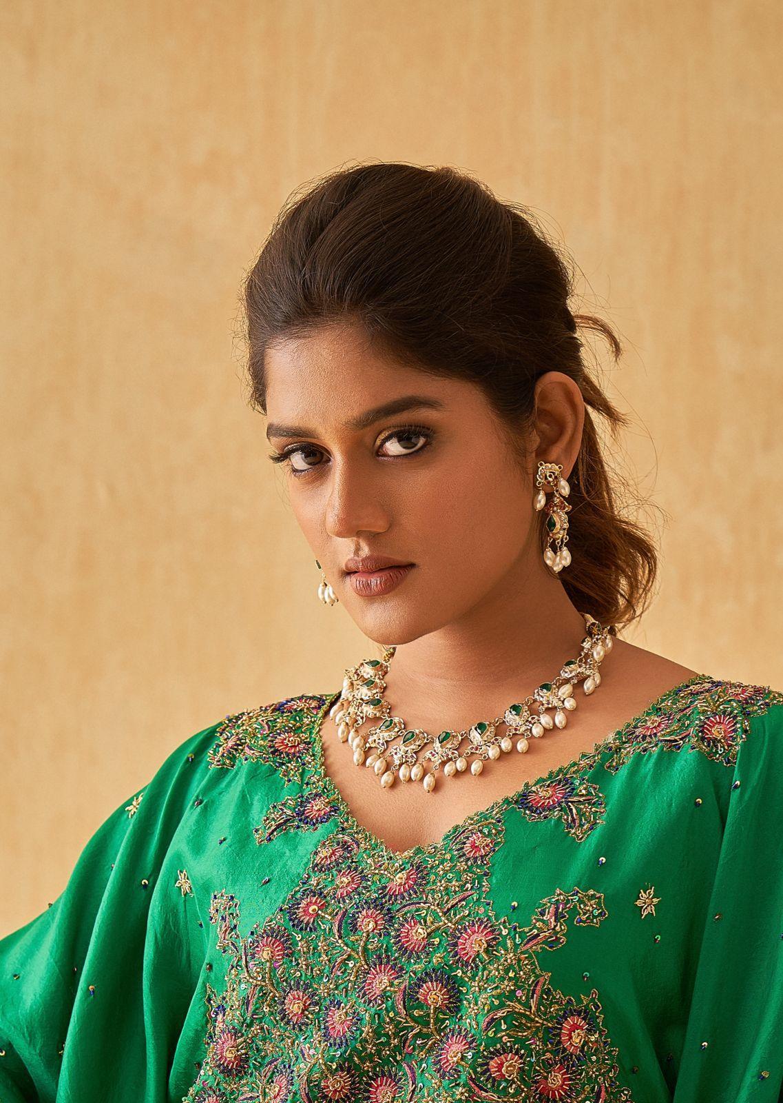 Zoya Jadaau Necklace Set - Attrangi